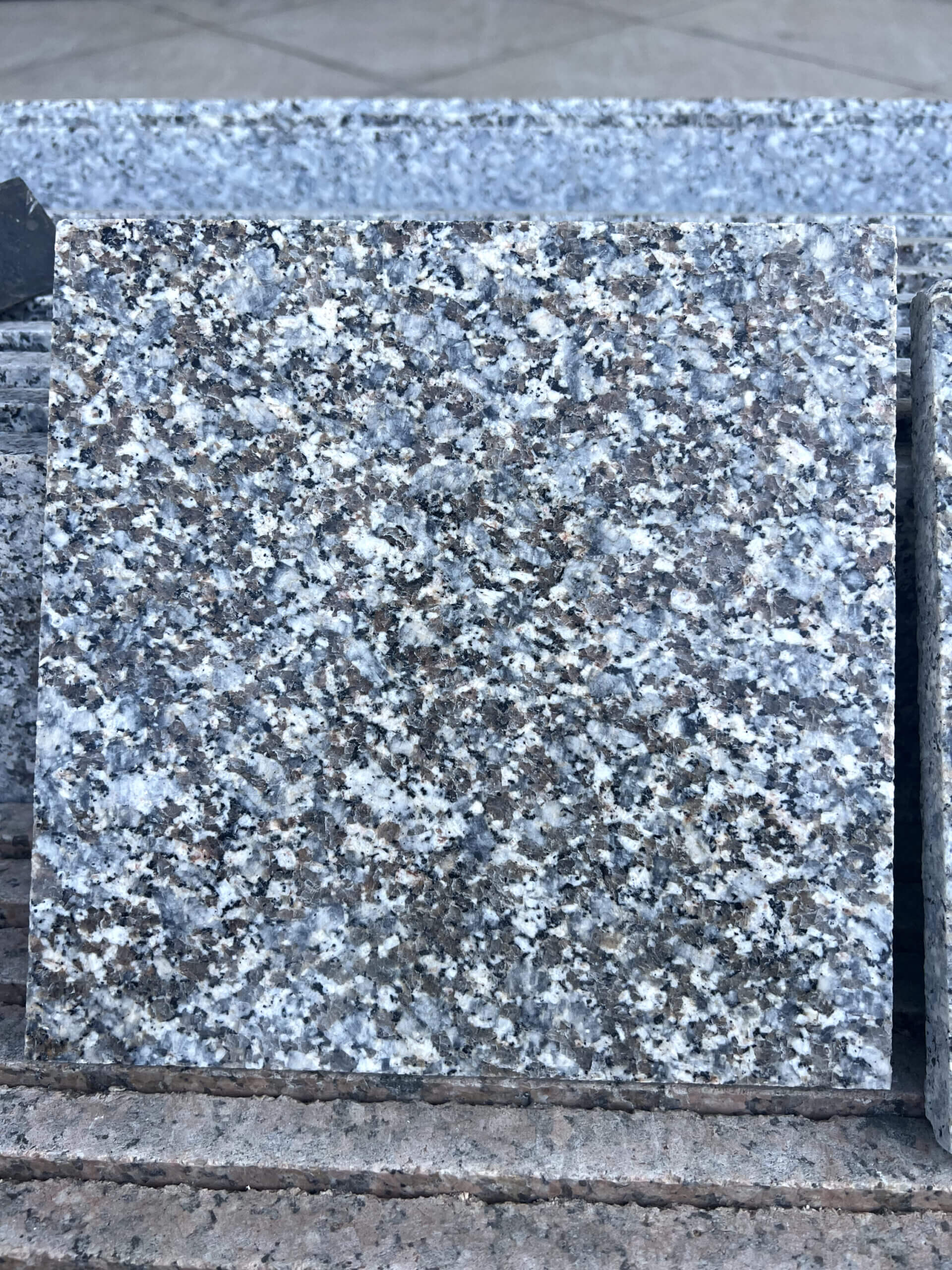 Granite tiles Kuksaroy beige